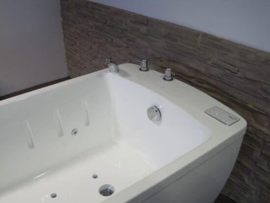 Astor Comfort Bath