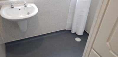 easy to access wet room