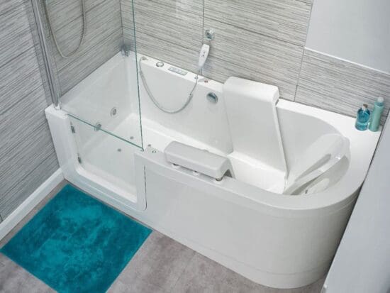 Easyriser bathtub with lift